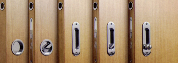 Как установить раздвижную межкомнатную дверь своими руками?
